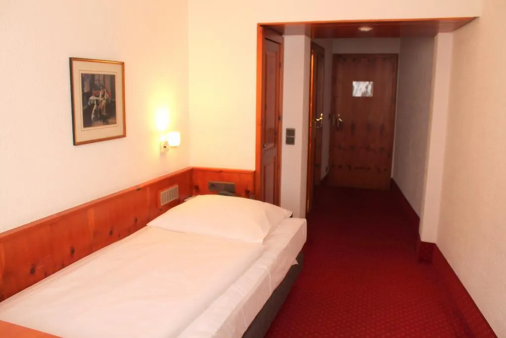 Steichele Hotel & Weinrestaurant Norimberk 3*,  Německo
